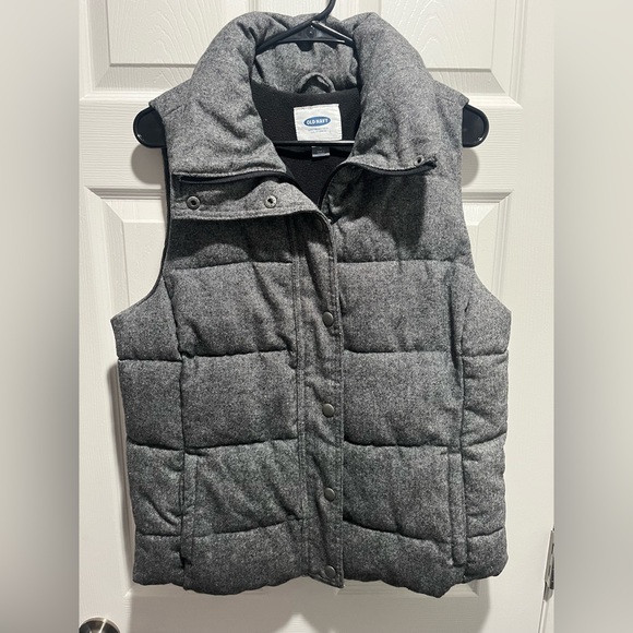 Women’s L Gray Old Navy Puffer Vest - Picture 1 of 3